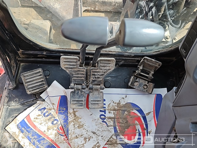 Lopatový nakládač Kubota U48-4