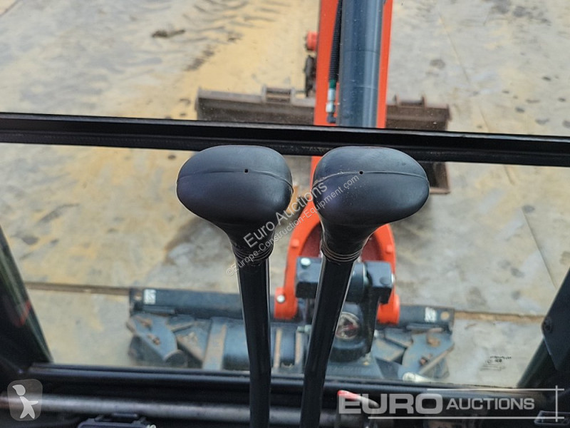 جرافة Kubota KX019-4