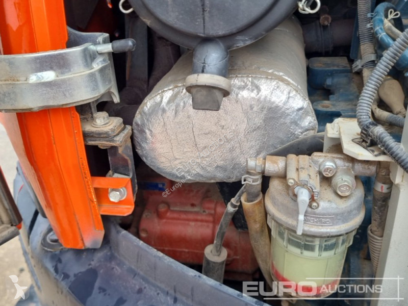 Lopatový nakládač Kubota U48-4