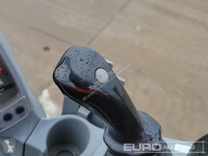 Lopatový nakládač Kubota KX015-4