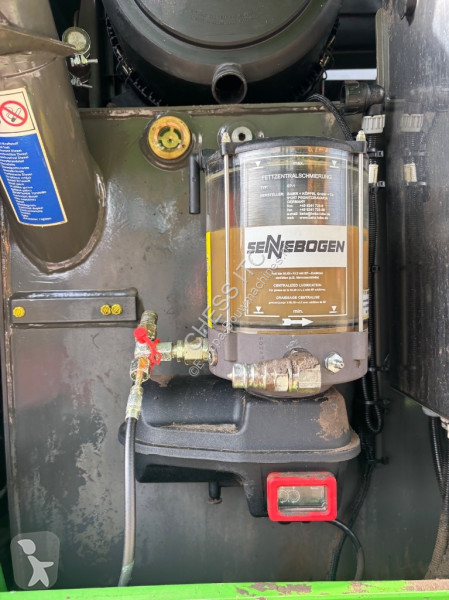 Escavatore Sennebogen 825