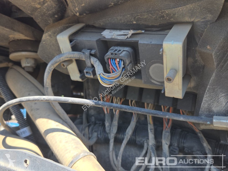 جرافة Volvo ECR25D