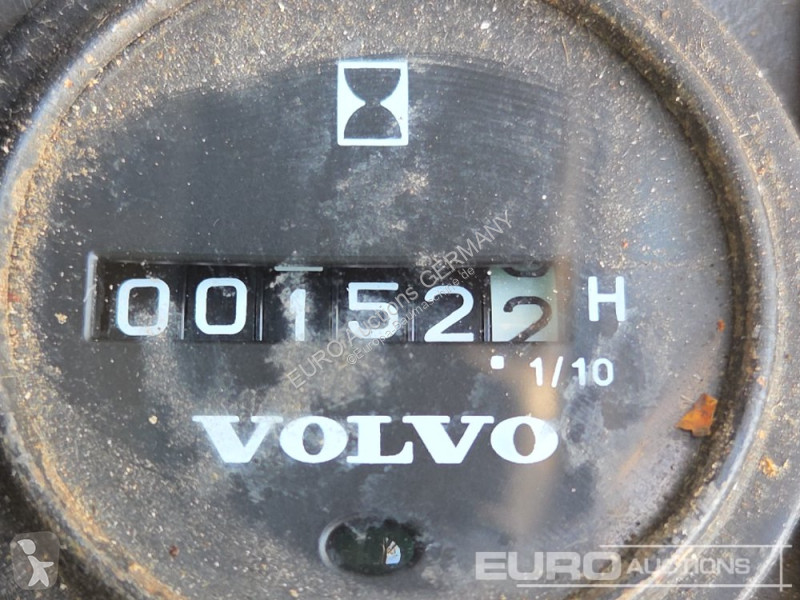 جرافة Volvo