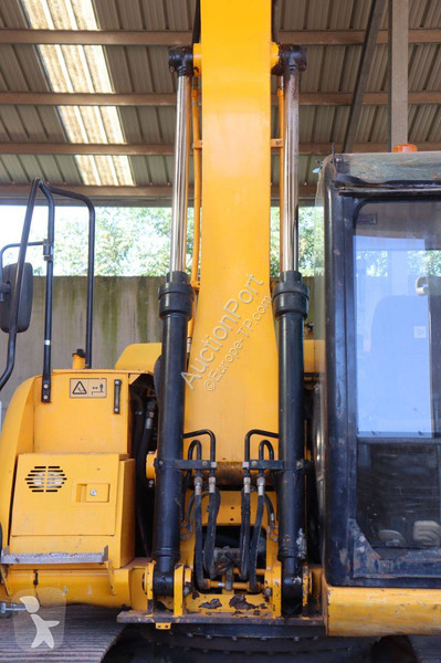 Excavator JCB