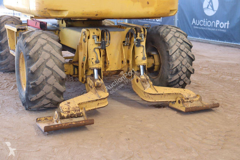Komatsu 110R excavator