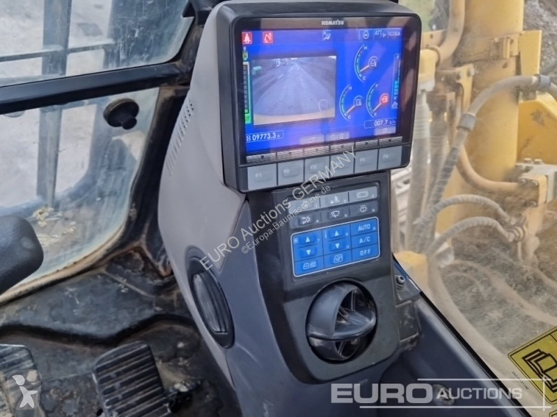 Lopatový nakládač Komatsu NLC-11