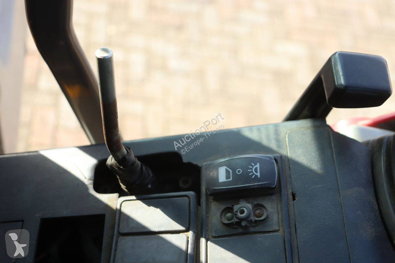 جرافة Volvo EWR150E