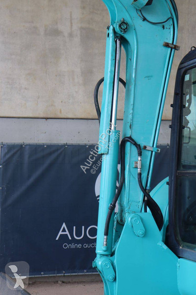 جرافة Kobelco 8