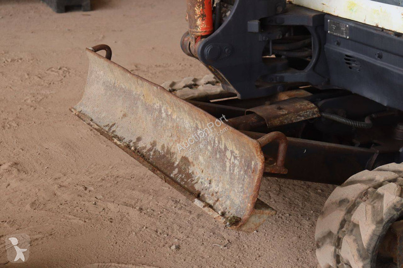 جرافة Kubota -3EU