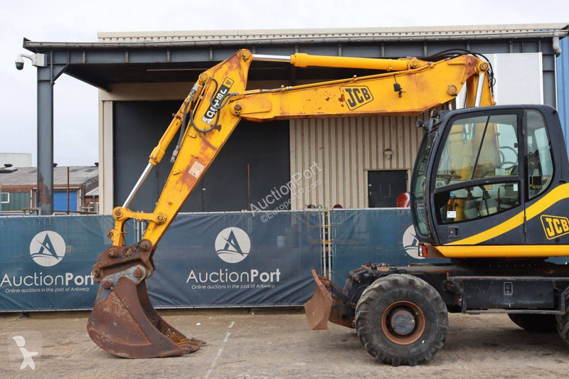 جرافة JCB