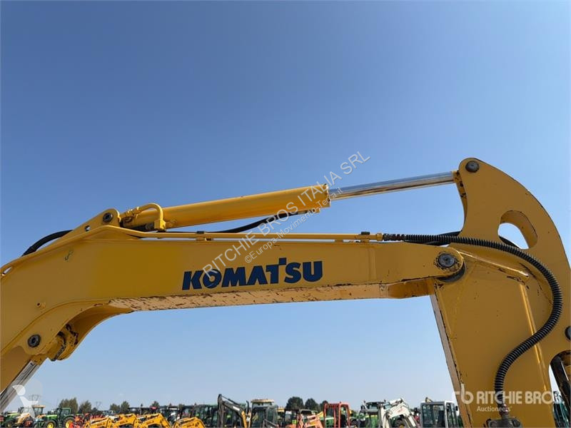 جرافة Komatsu
