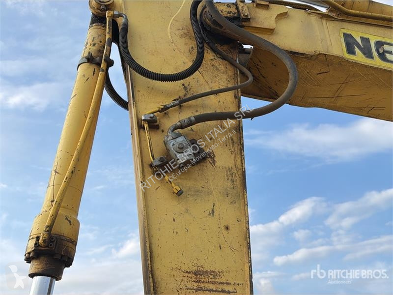 Skovel New Holland Kobelco E215B Tracked Excavator