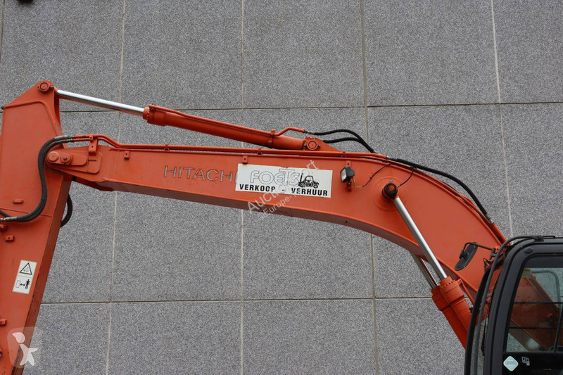 Pelle Hitachi