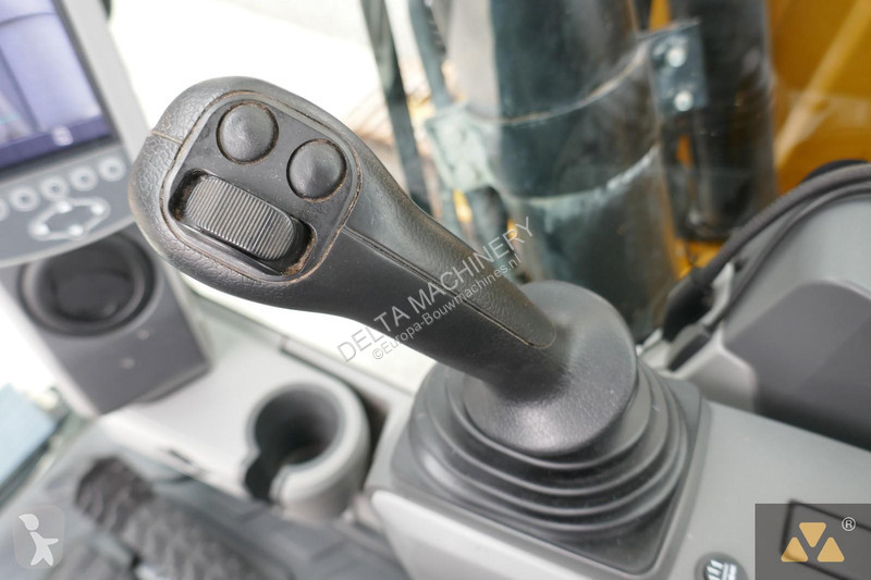 Excavator Caterpillar 325F LCR