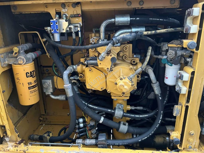 جرافة Caterpillar L UHD - 27m - OilQuick