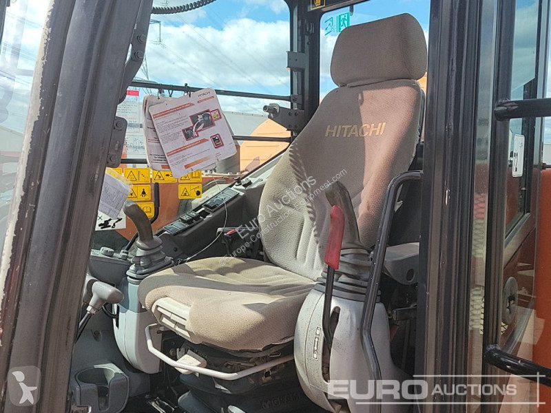 Escavatore Hitachi B-6