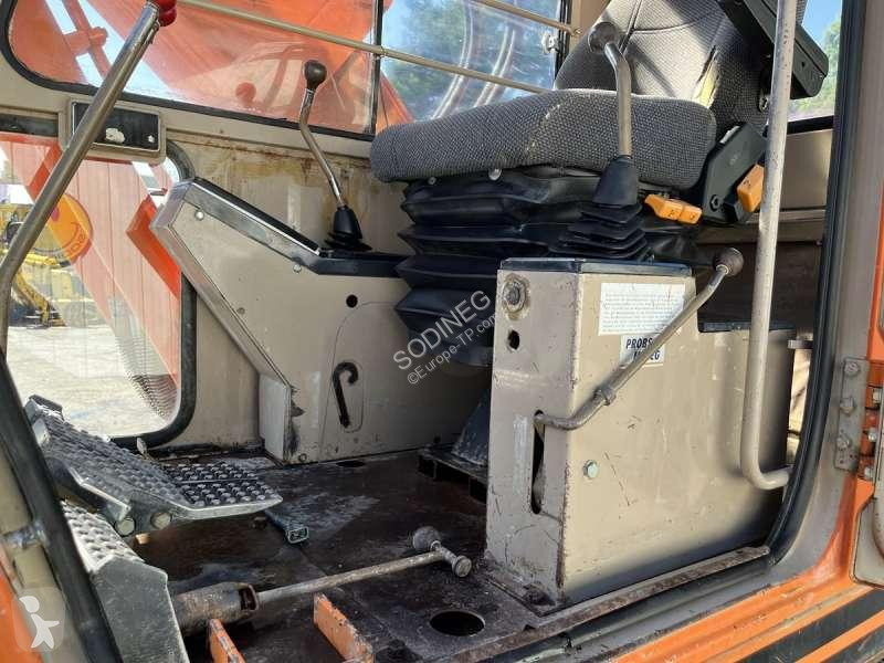 Escavatore Hitachi  UH073