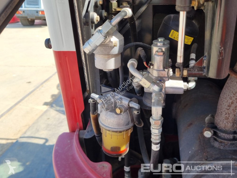 Escavadora Takeuchi 0