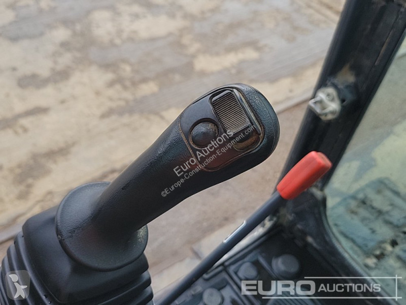 Escavadora Kubota KX080-4A