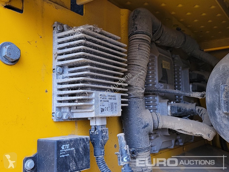 جرافة JCB 220XLC