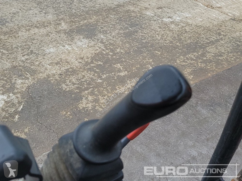Lopatový nakládač Kubota KX015-4