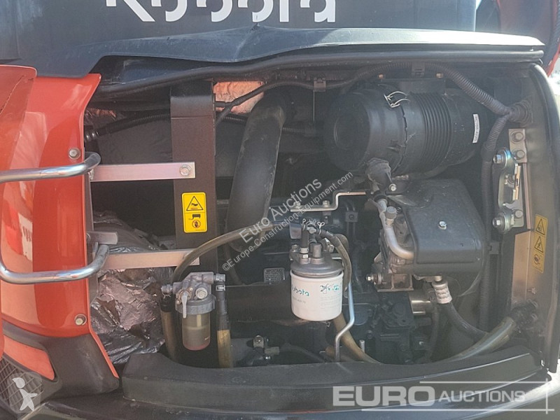Lopatový nakládač Kubota U36-4