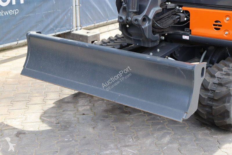 Escavadora Hitachi ZX33U-6 CLR