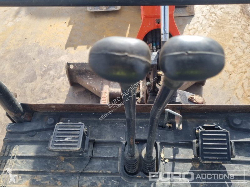 Lopatový nakládač Kubota KX015-4