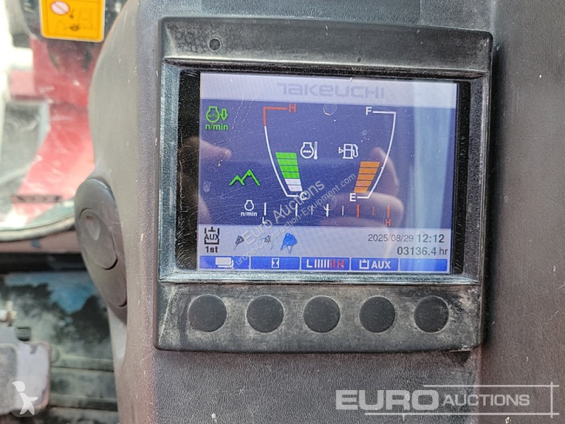 Escavadora Takeuchi TB240