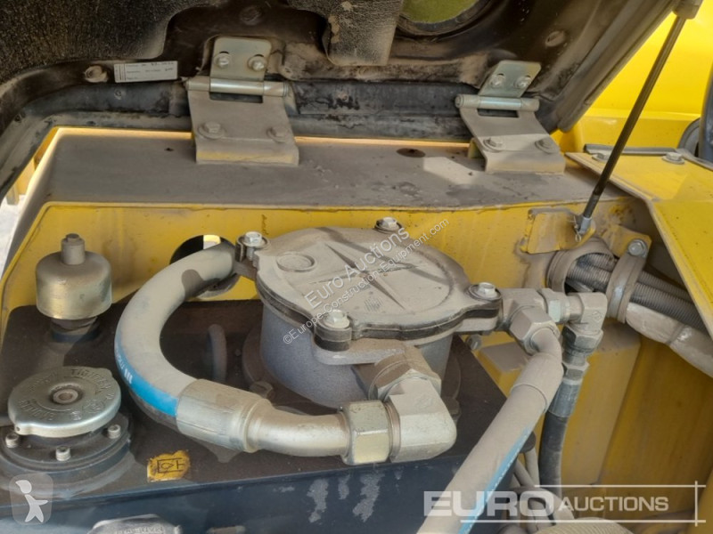 Escavadora Komatsu PC80MR-5