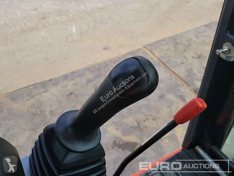جرافة Kubota KX019-4