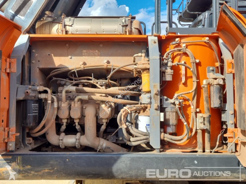 Escavadora Hitachi -6
