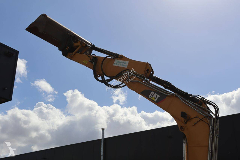 جرافة Caterpillar 308E2