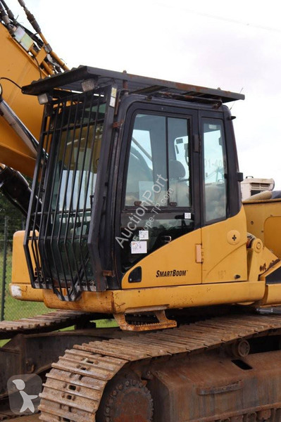 جرافة Caterpillar UHD