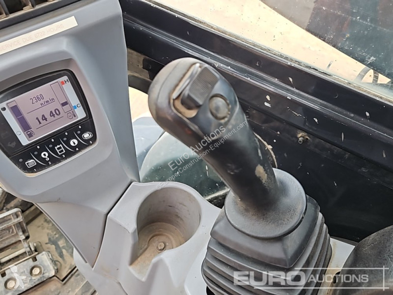 Lopatový nakládač Kubota KX057-4