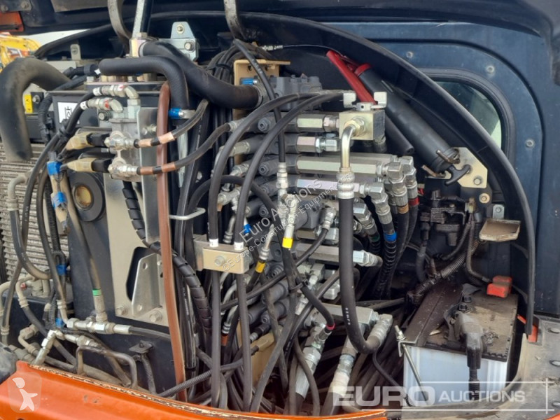 Lopatový nakládač Kubota U48-4