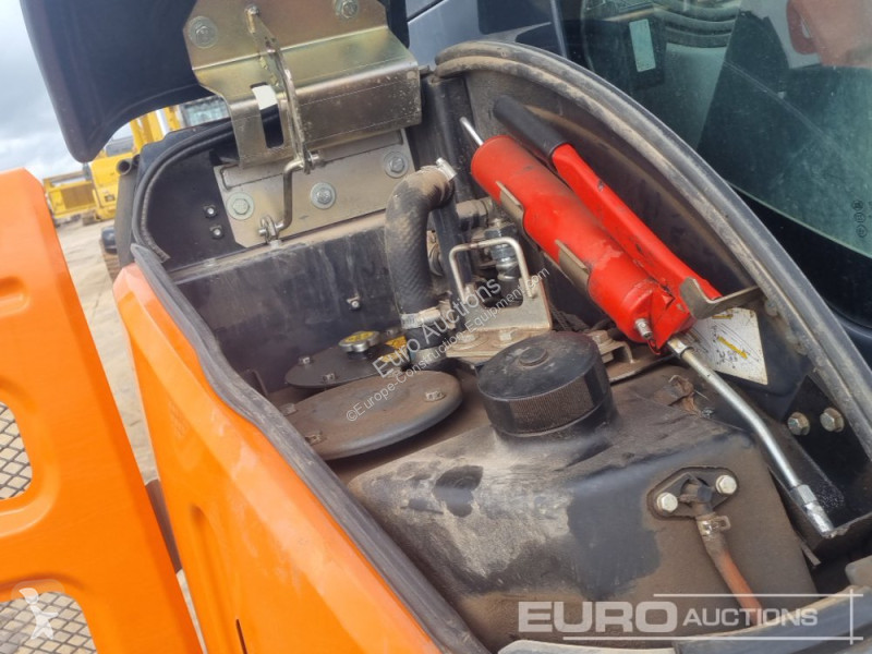 Lopatový nakládač Hitachi ZX33U-6 CLR