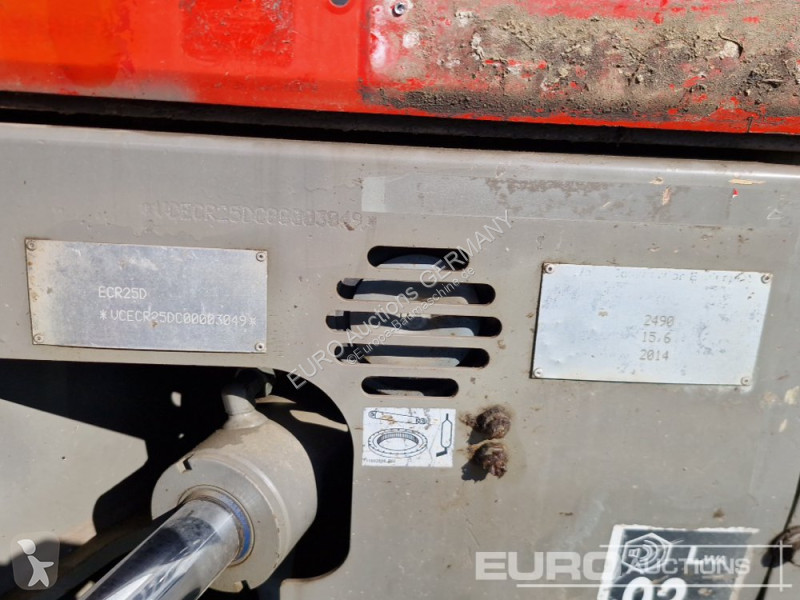 جرافة Volvo ECR25D