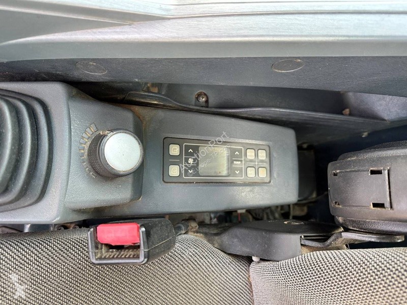 جرافة Hyundai HX130 LCR