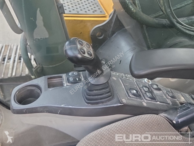 Екскаватор Volvo