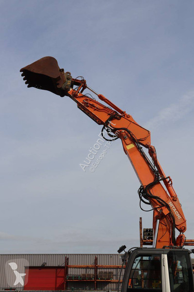 جرافة Hitachi