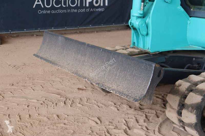 جرافة Kobelco 8