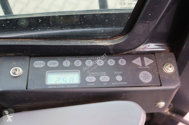 جرافة Hitachi ZX55U6