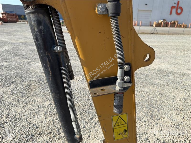 جرافة Caterpillar E Mini Excavator
