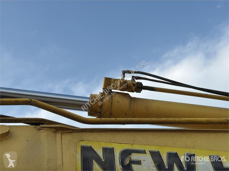 Skovel New Holland Kobelco E215B Tracked Excavator