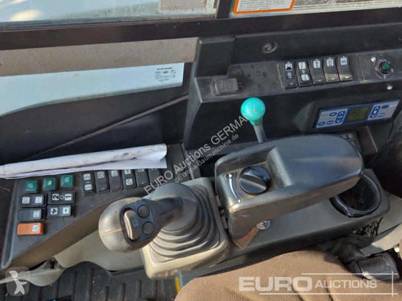 Pelle Takeuchi TB295W