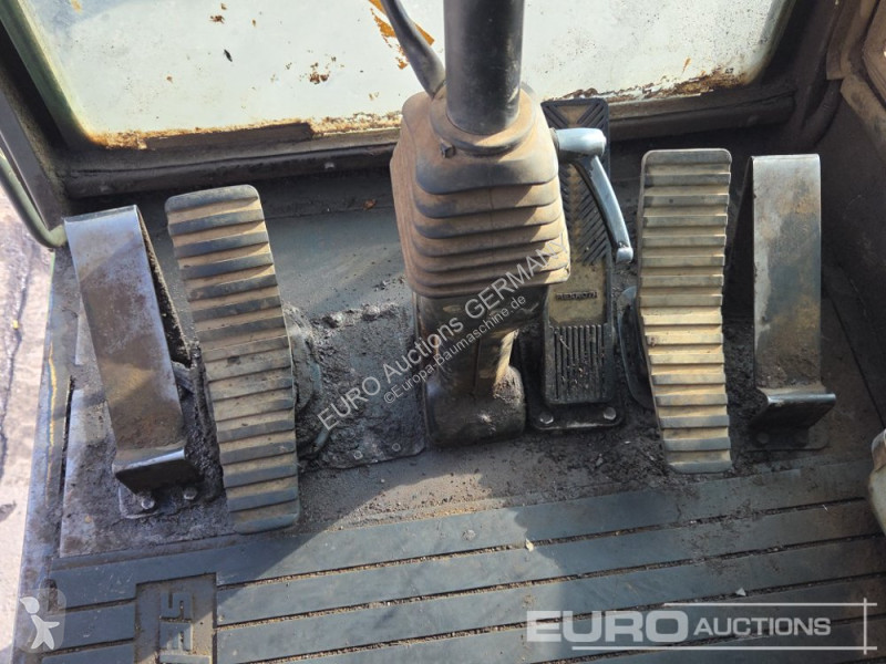 Escavadora Sennebogen M825