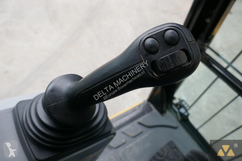 Excavator Caterpillar 325F LCR
