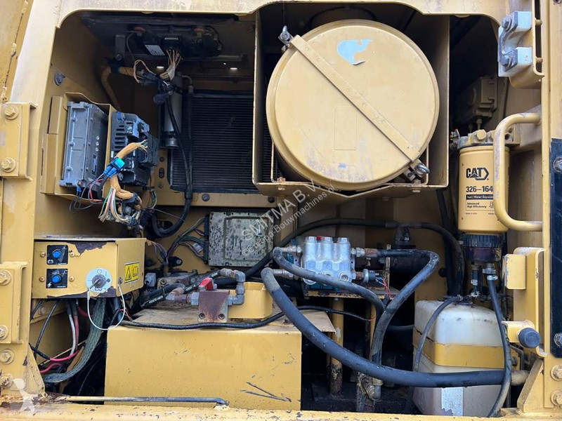 جرافة Caterpillar L UHD - 27m - OilQuick