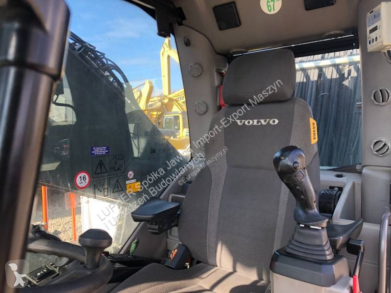 Escavadora Volvo EW240EMH